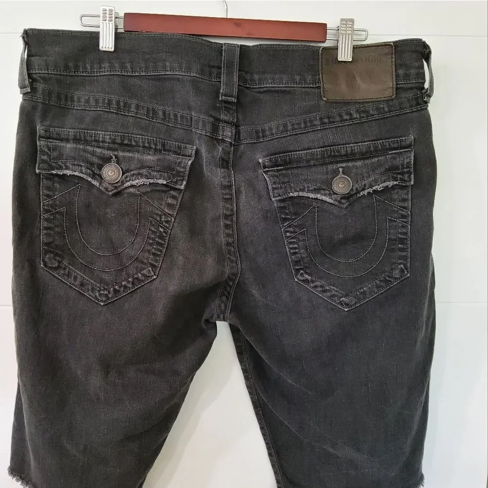 True Religion Men's Ricky Relaxed Straight Shorts Size 36